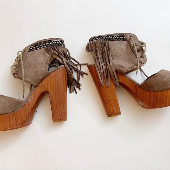 Mi.iM Taupe Platform Heels with Fringe and Wood Accents Boho Festival - Picture 11 of 11